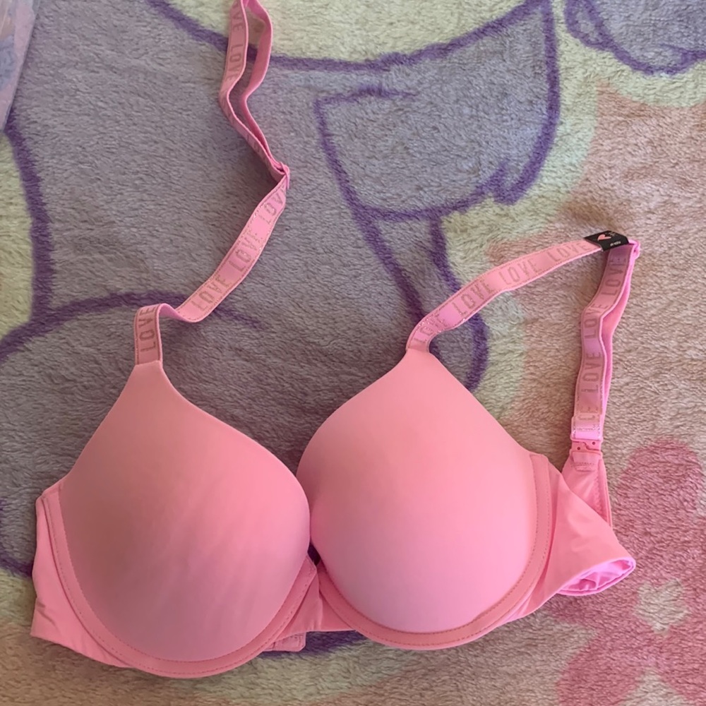 Victoria’s Secret 34C bra
